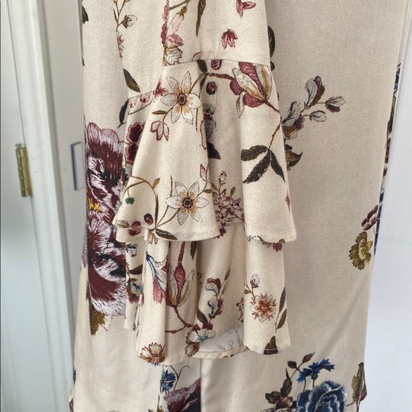 Karen Kane Floral Cream Women's Top Ruffled Elbow Sleeve S - Picture 7 of 15